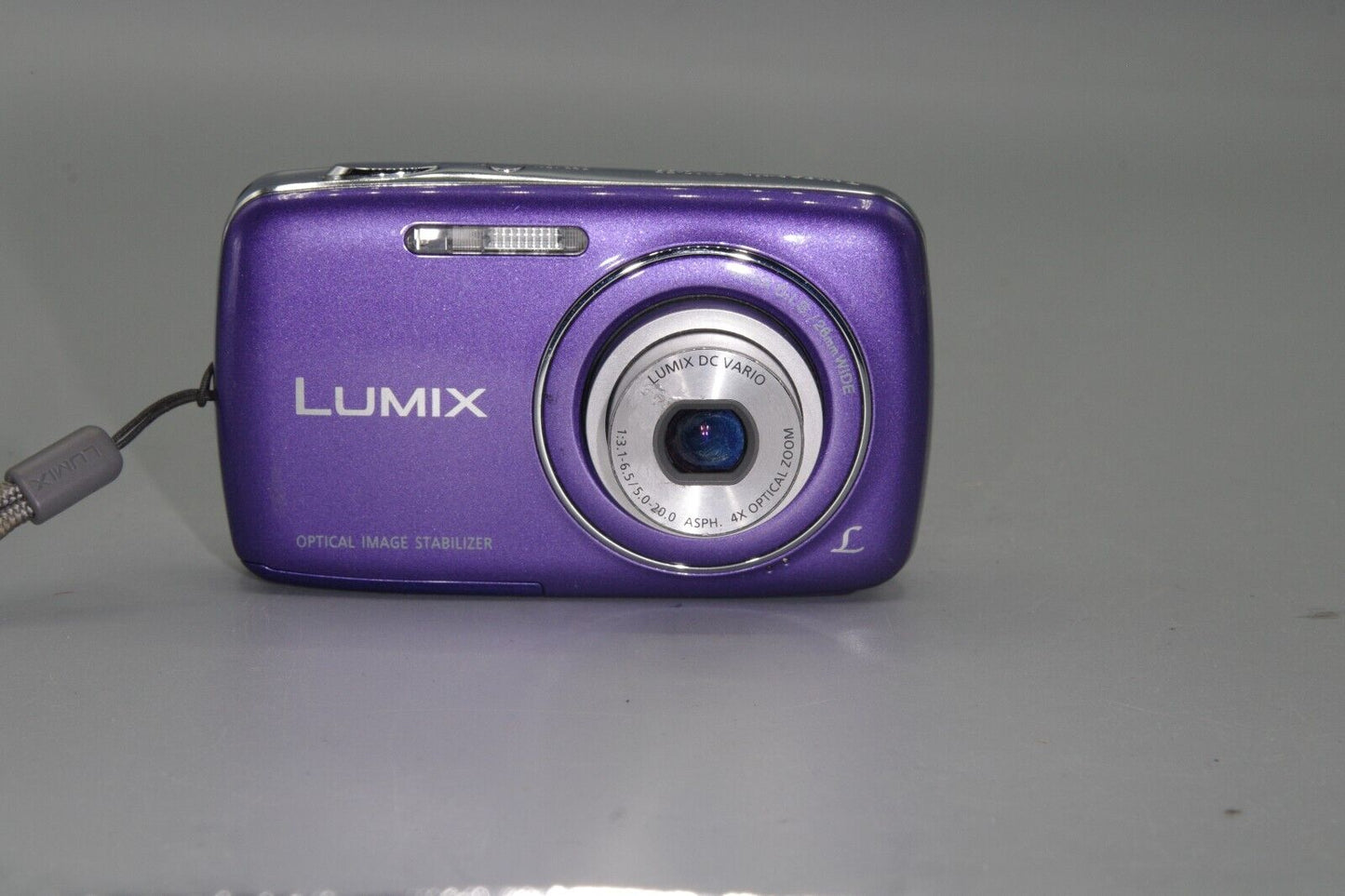 Panasonic Lumix DMC-S3 14.1MP Digital Camera - Pls read
