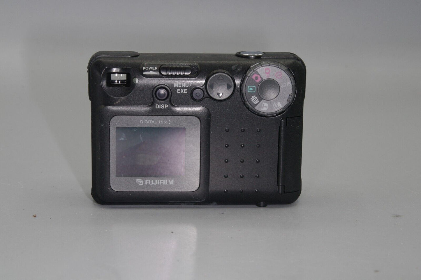 Fujifilm Finepix DX-10 0.8MP Digital  Camera - Takes AA