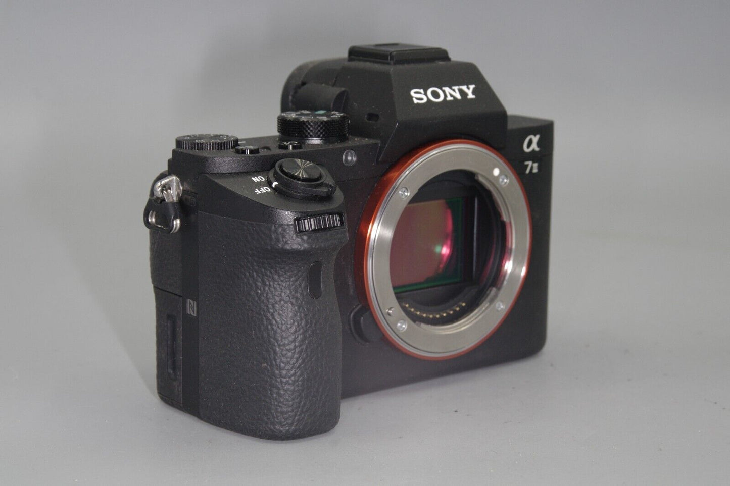 Sony Alpha A7 II 24.2MP Full Frame Mirrorless Camera Very Low Shutter Count 928