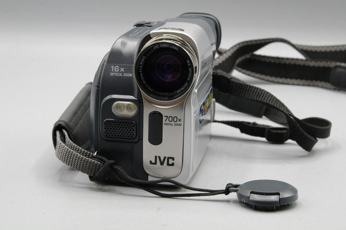 JVC GR-D23EK 16X Zoom Mini-DV Camcorder - Faulty