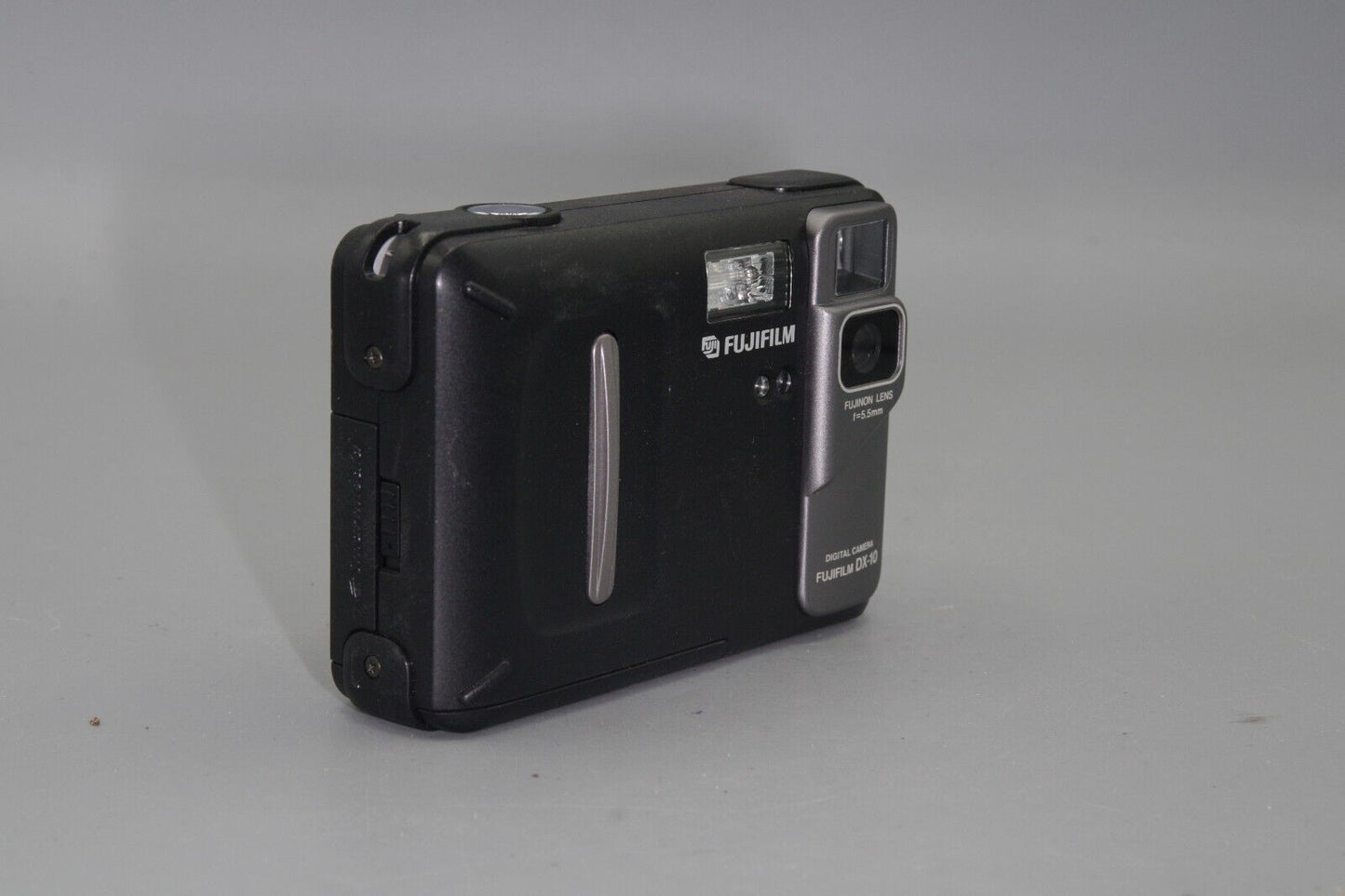 Fujifilm Finepix DX-10 0.8MP Digital  Camera - Takes AA