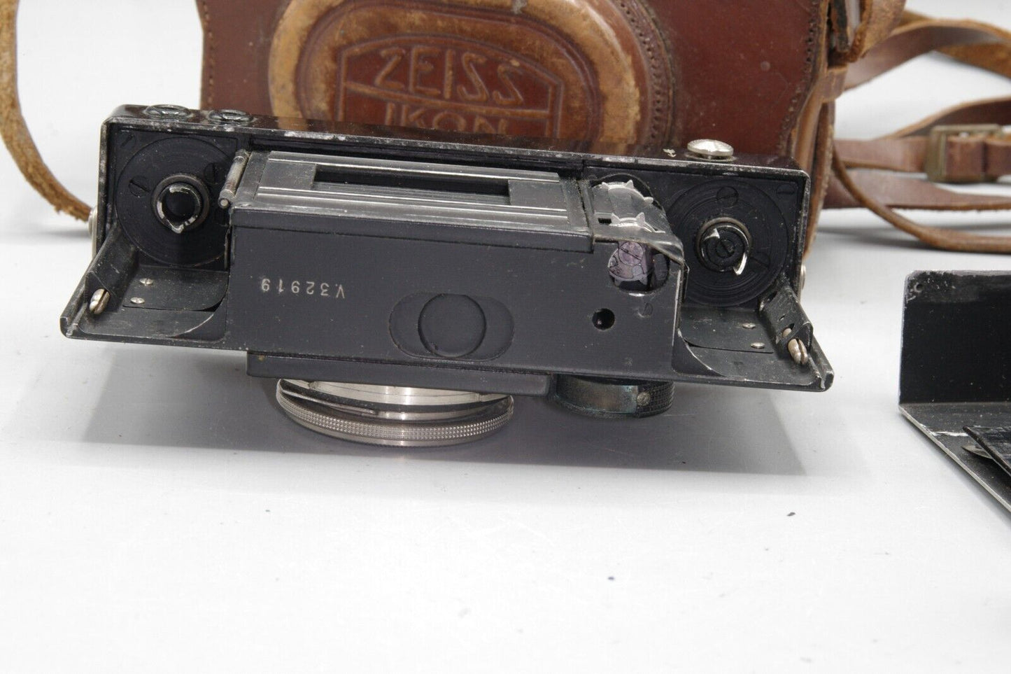 1933/34 Zeiss Ikon Contax 1 with Jena 50mm F/3.5 Lens and Case - Shutter Issue