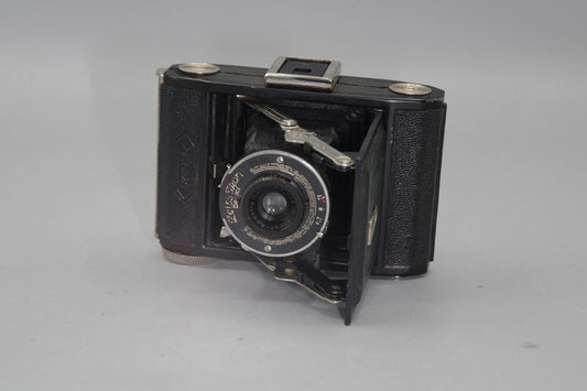 Zeiss Ikon Ikonta 520/18 Folding Camera with Novar 5cm F/6.3 Lens