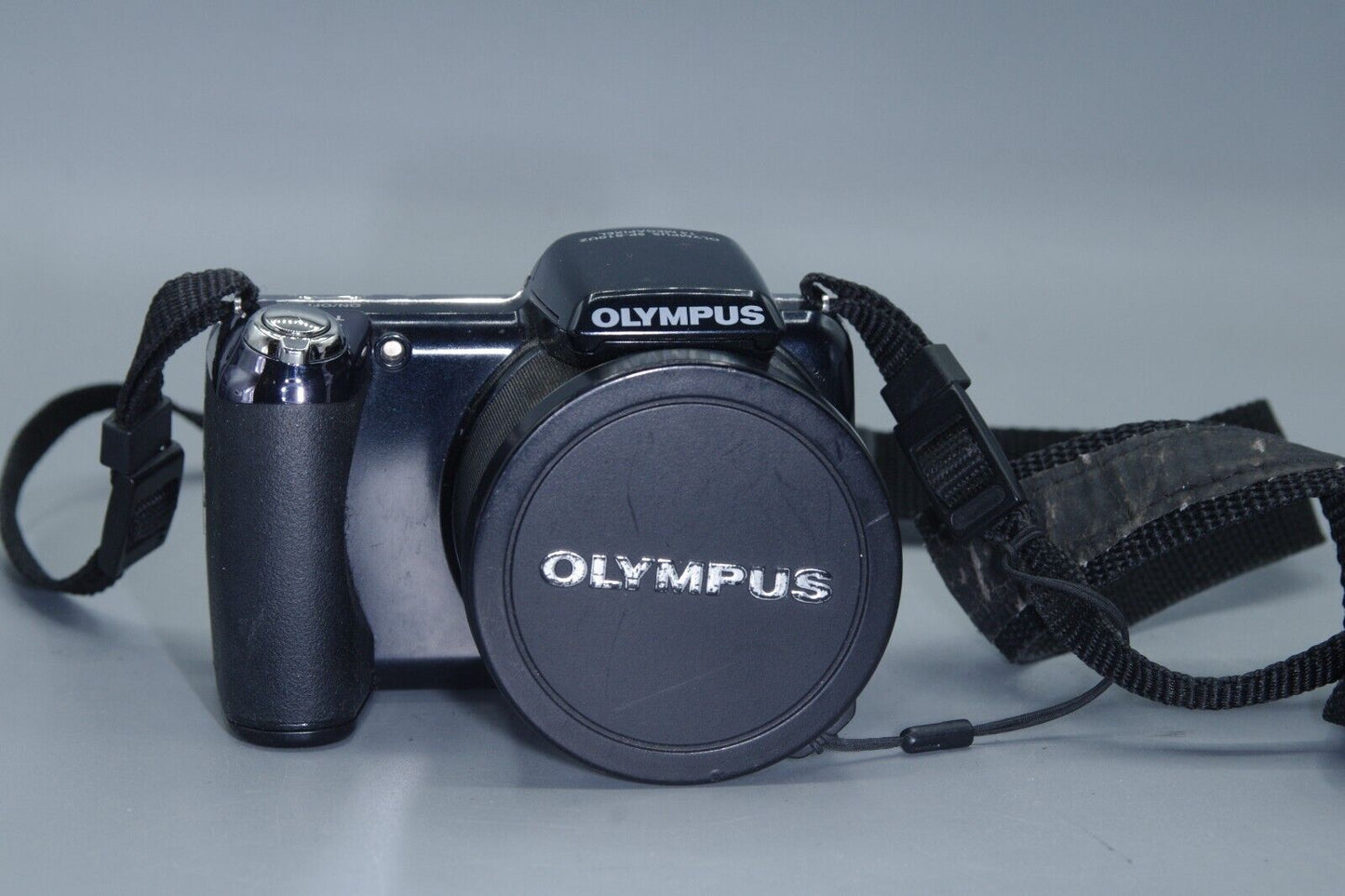 Olympus SP-810UZ 14MP 36X Zoom Digital Bridge Camera and Charger