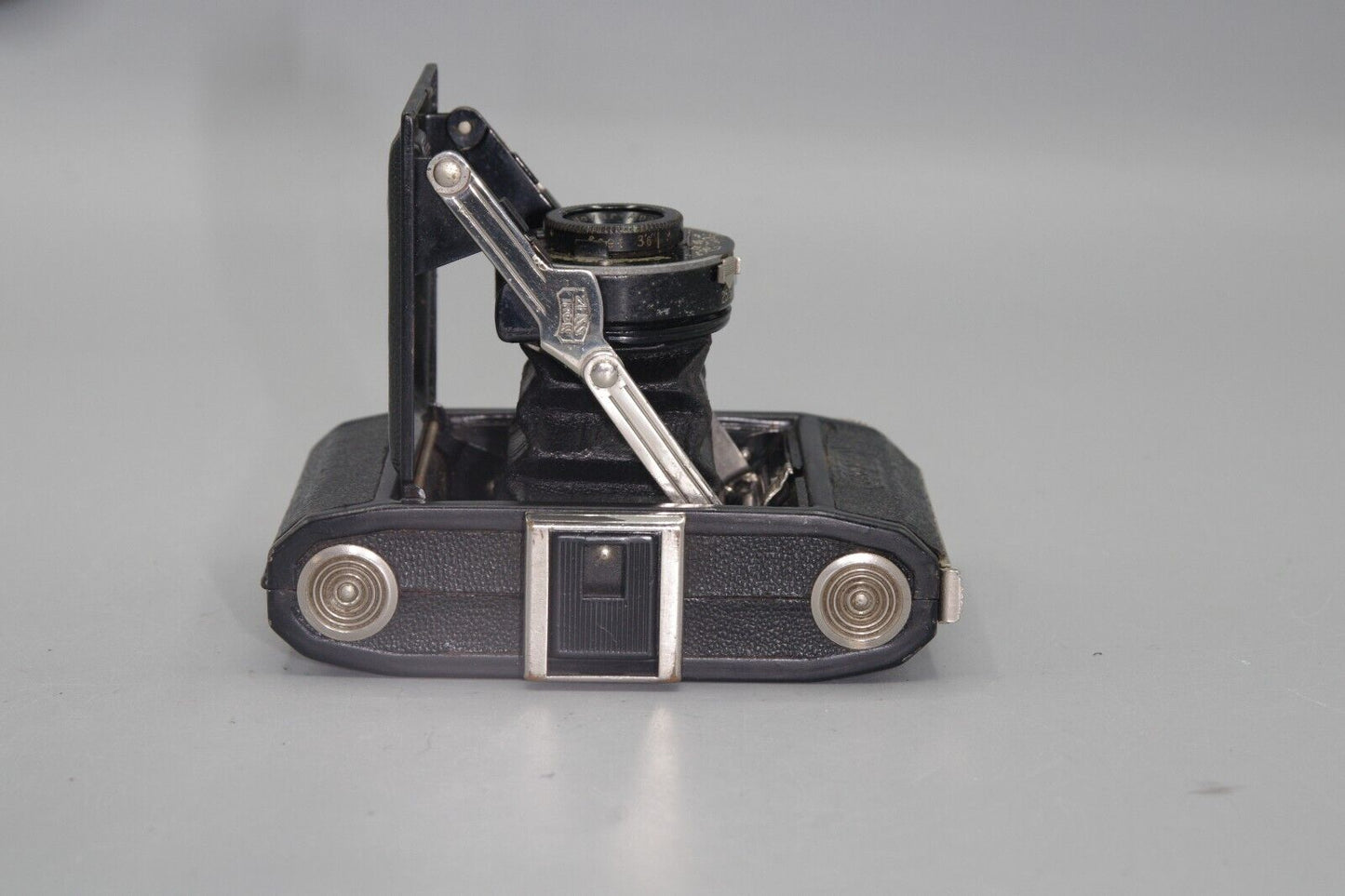 Zeiss Ikon Ikonta 520/18 Folding Camera with Novar 5cm F/6.3 Lens
