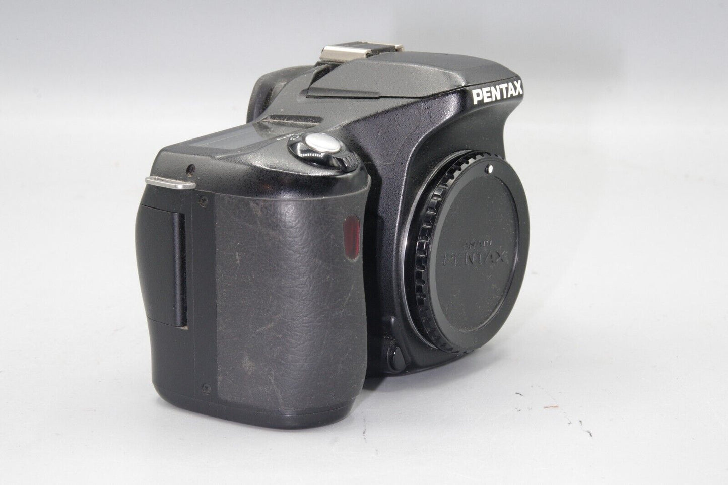 Pentax *istDS 6.1MP DSLR - Excellent