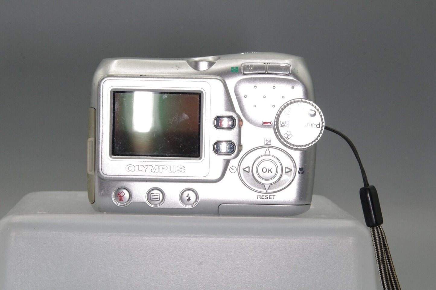 Olympus FE-100 4MP Digital Compact Camera - Takes AA Batteries - Tested&Working