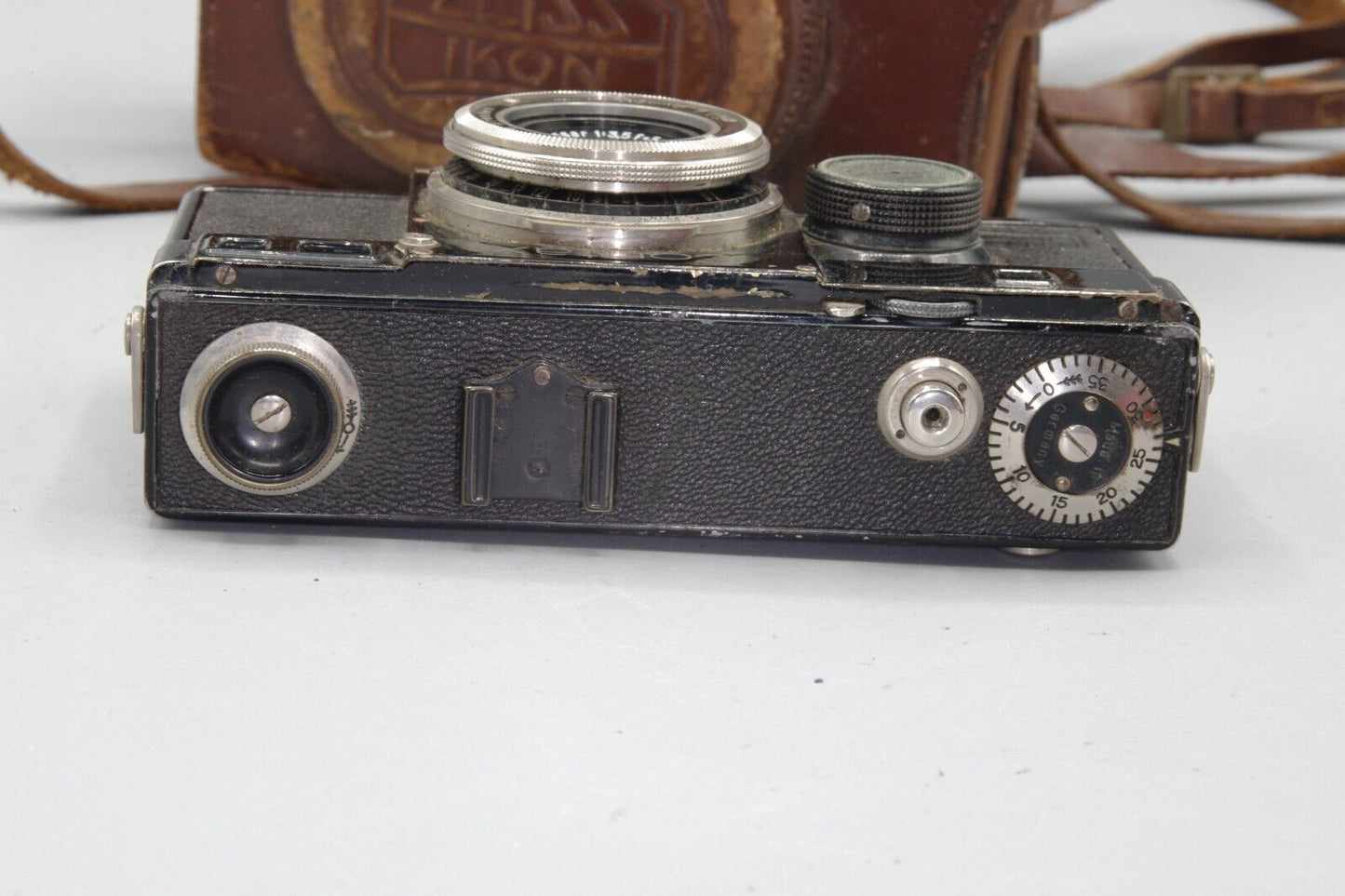 1933/34 Zeiss Ikon Contax 1 with Jena 50mm F/3.5 Lens and Case - Shutter Issue
