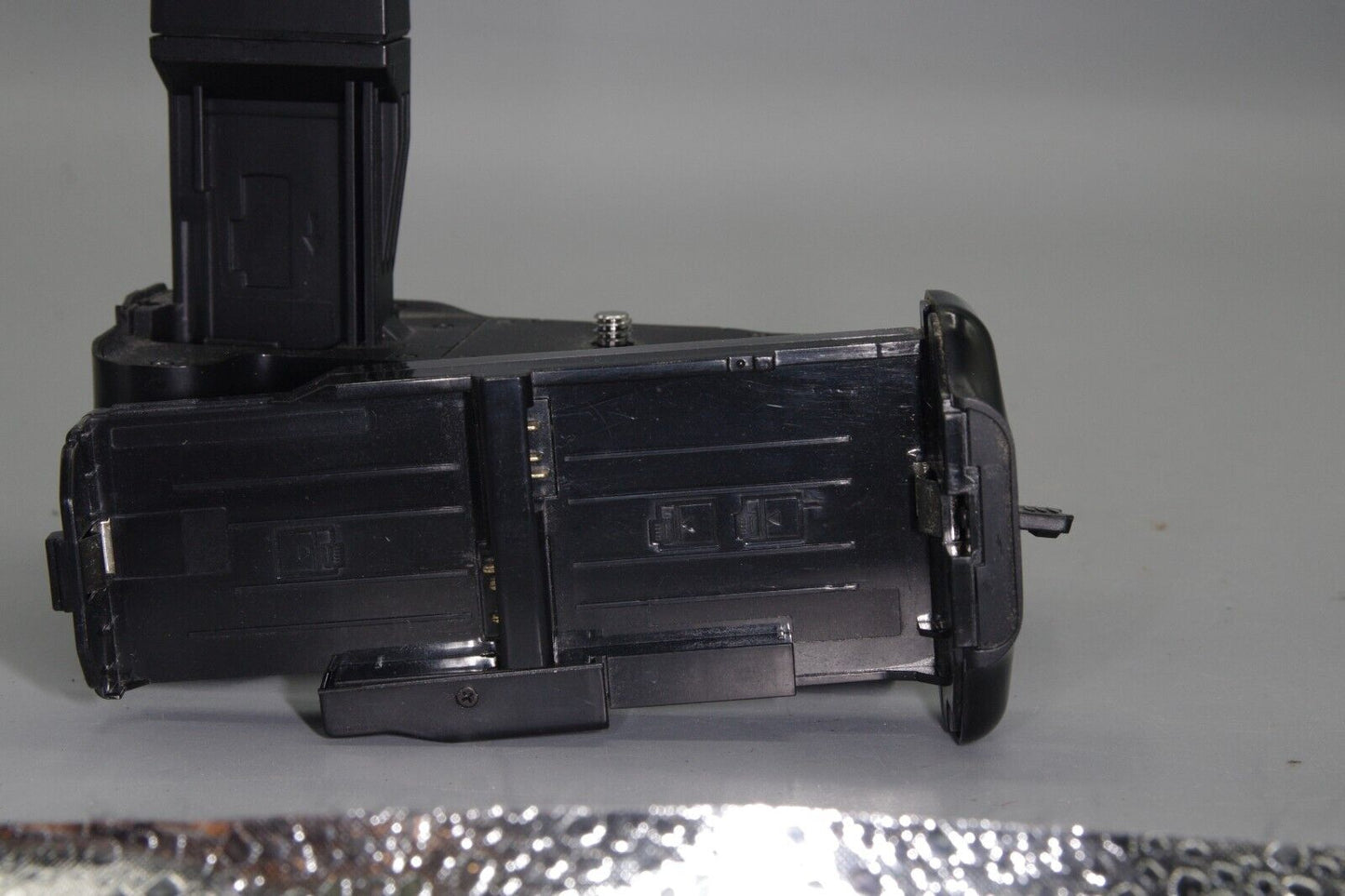 Battery Grip for Canon 550D, 600D and 650D - BP-550D