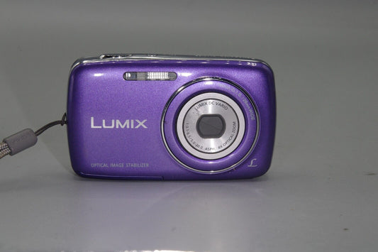 Panasonic Lumix DMC-S3 14.1MP Digital Camera - Pls read