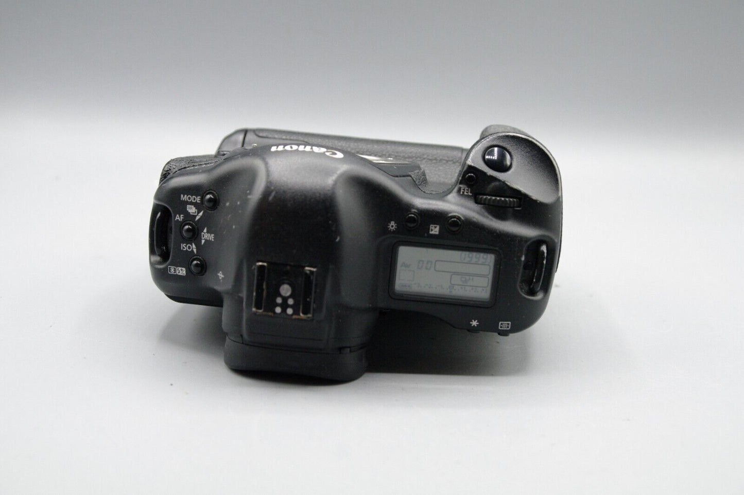 Canon EOS-1D Mark IIN 8.2MP Professional DSLR Body and Battery