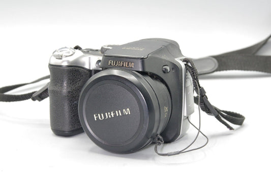 Fujifilm Finepix S8100fd 18X Zoom 10MP Digital Bridge Camera