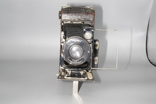 Early Model Ensign Autorange 20 Folding RangeFinder Camera with 100mm F/4.5 Lens