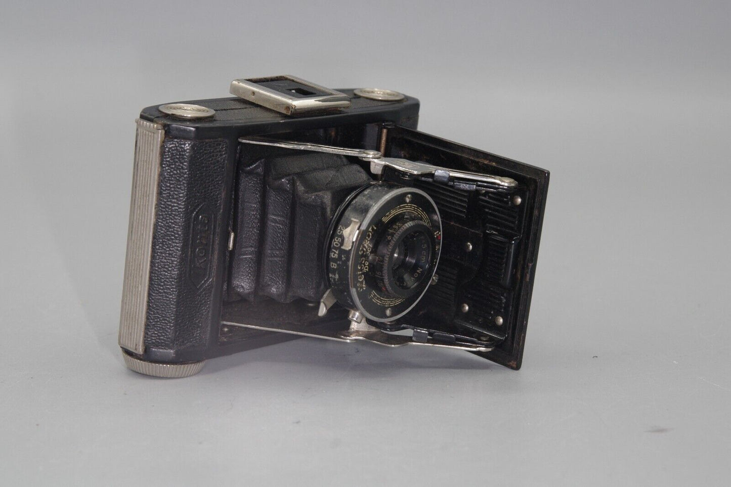 Zeiss Ikon Ikonta 520/18 Folding Camera with Novar 5cm F/6.3 Lens