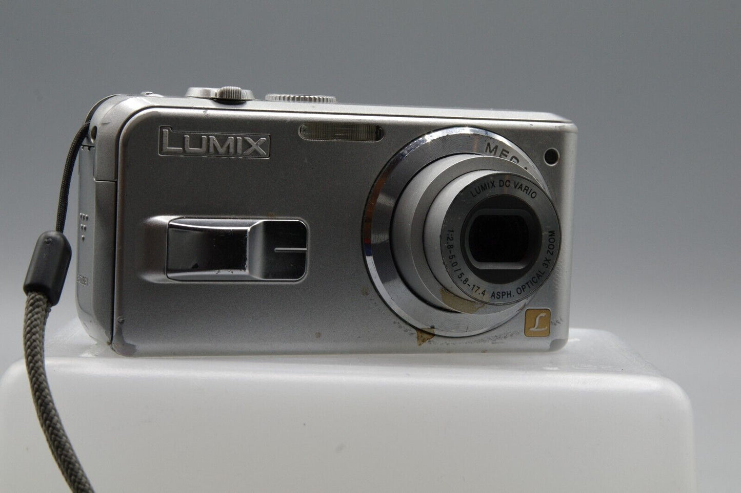 Two Panasonic Lumix DMC-LS2 5MP Compact Digital Cameras - Spares/Repair