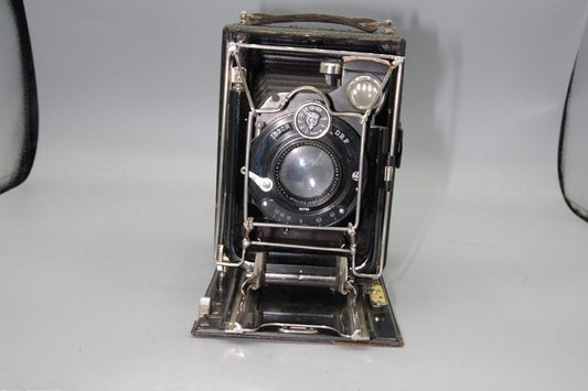 Welta Folding Plate Camera with 135cm F/4 Doppel Anastigmat Eurynar Lens