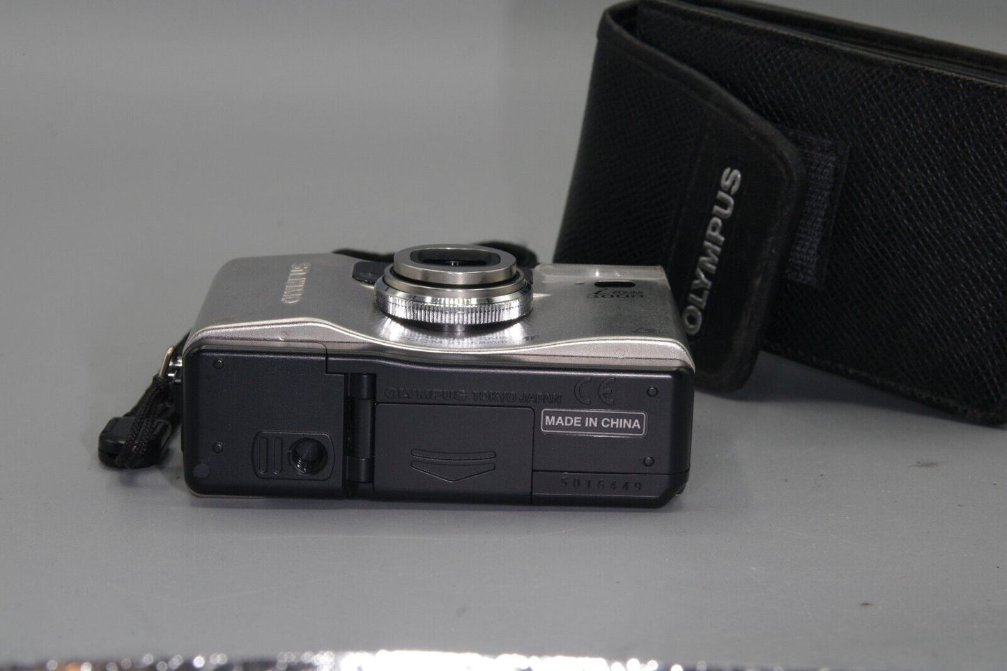Olympus iZoom 3000 APS Compact Camera with case - Excellent