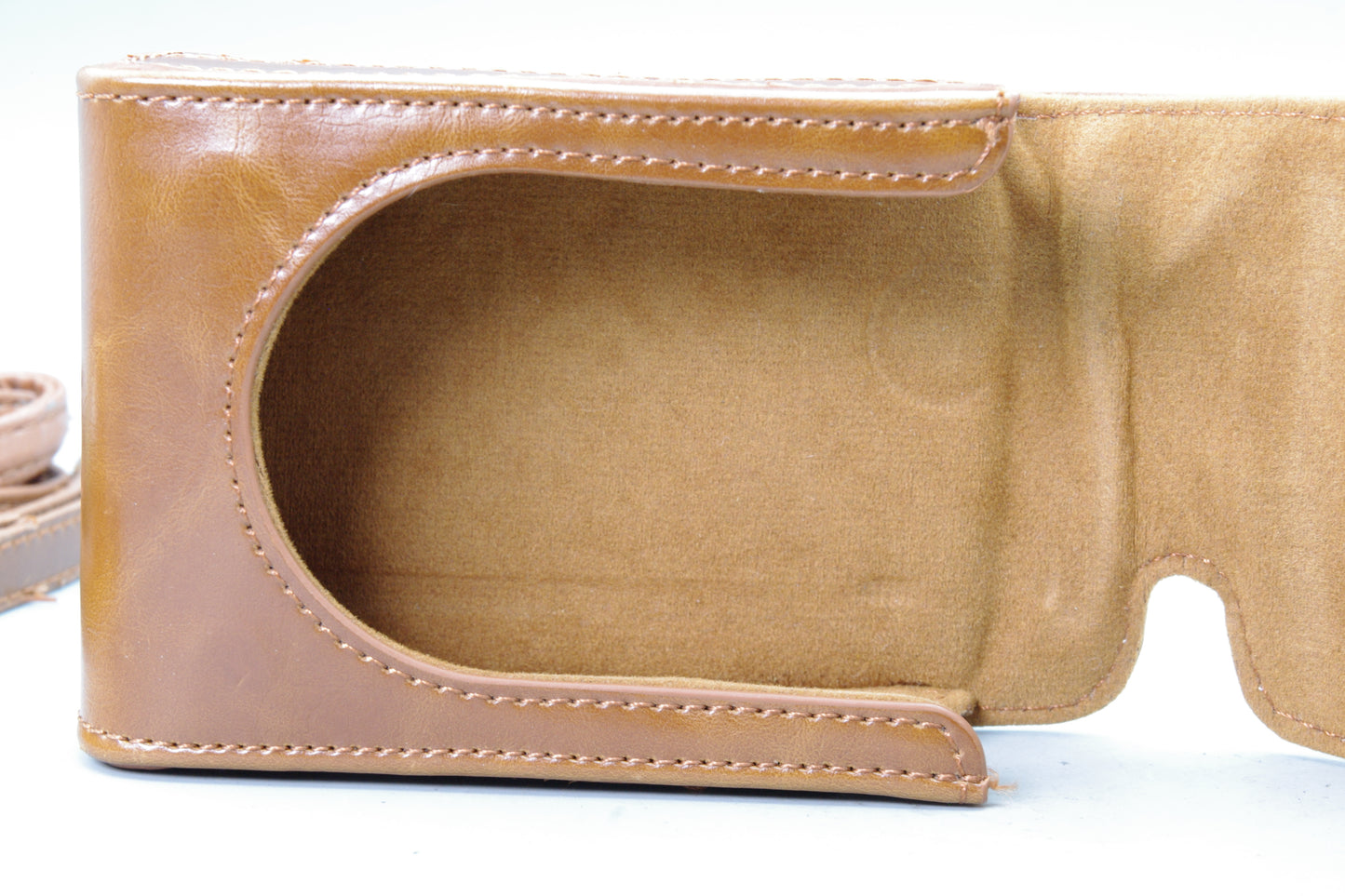 Fujifilm XF1 Brown Case – Wrist Strap & Shoulder Strap – Excellent Condition