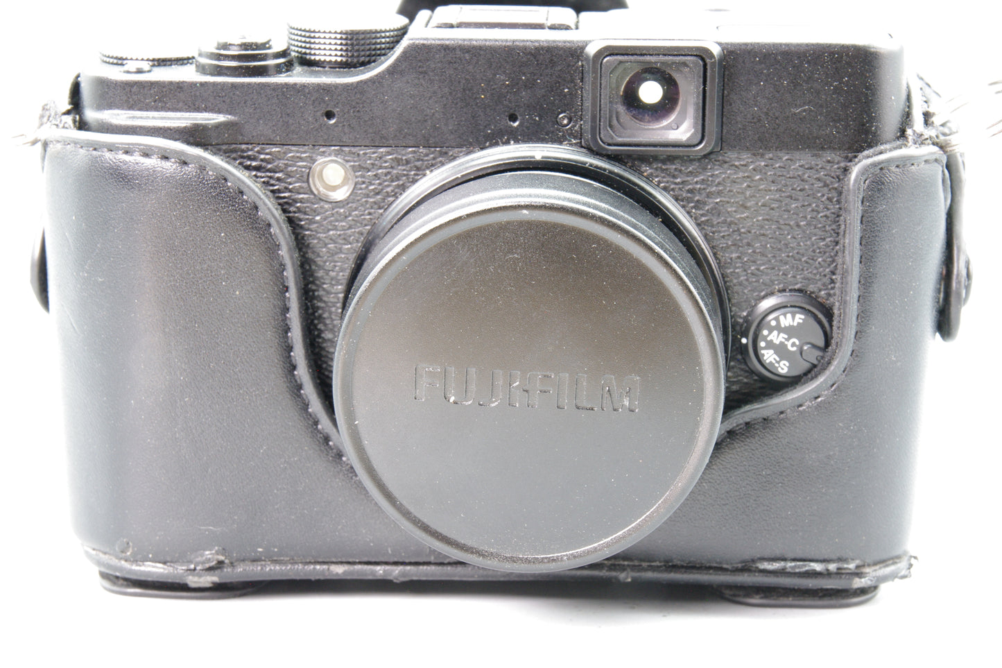 Fujifilm X10 12MP Digital Camera – Boxed – Full Kit – Very Good