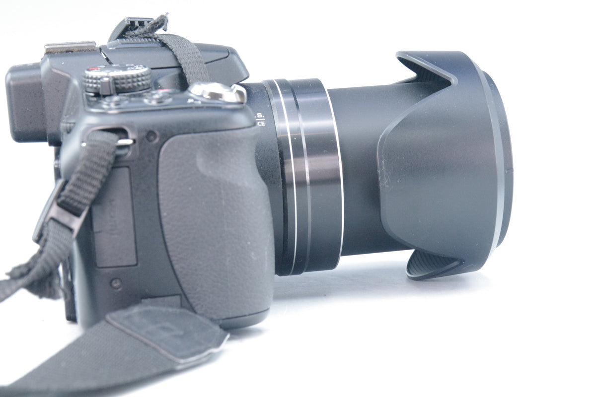Panasonic Lumix DMC‑FZ200 12MP Bridge Camera – Excellent Condition