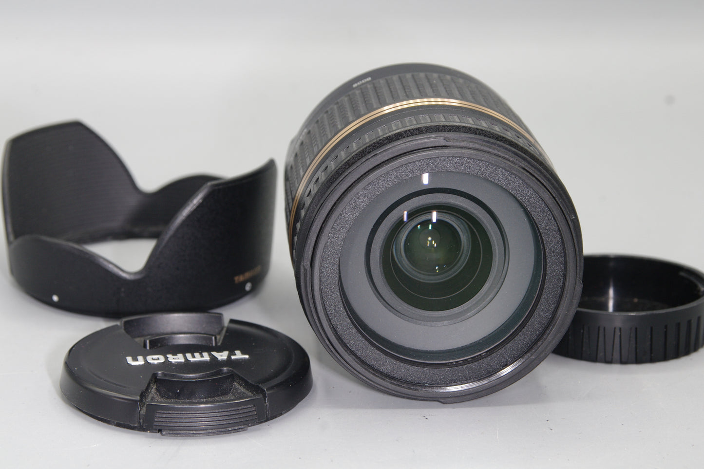 Tamron 18–270mm f/3.5–6.3 PZD Lens – Sony A Mount, 15x Zoom, VGC with Caps