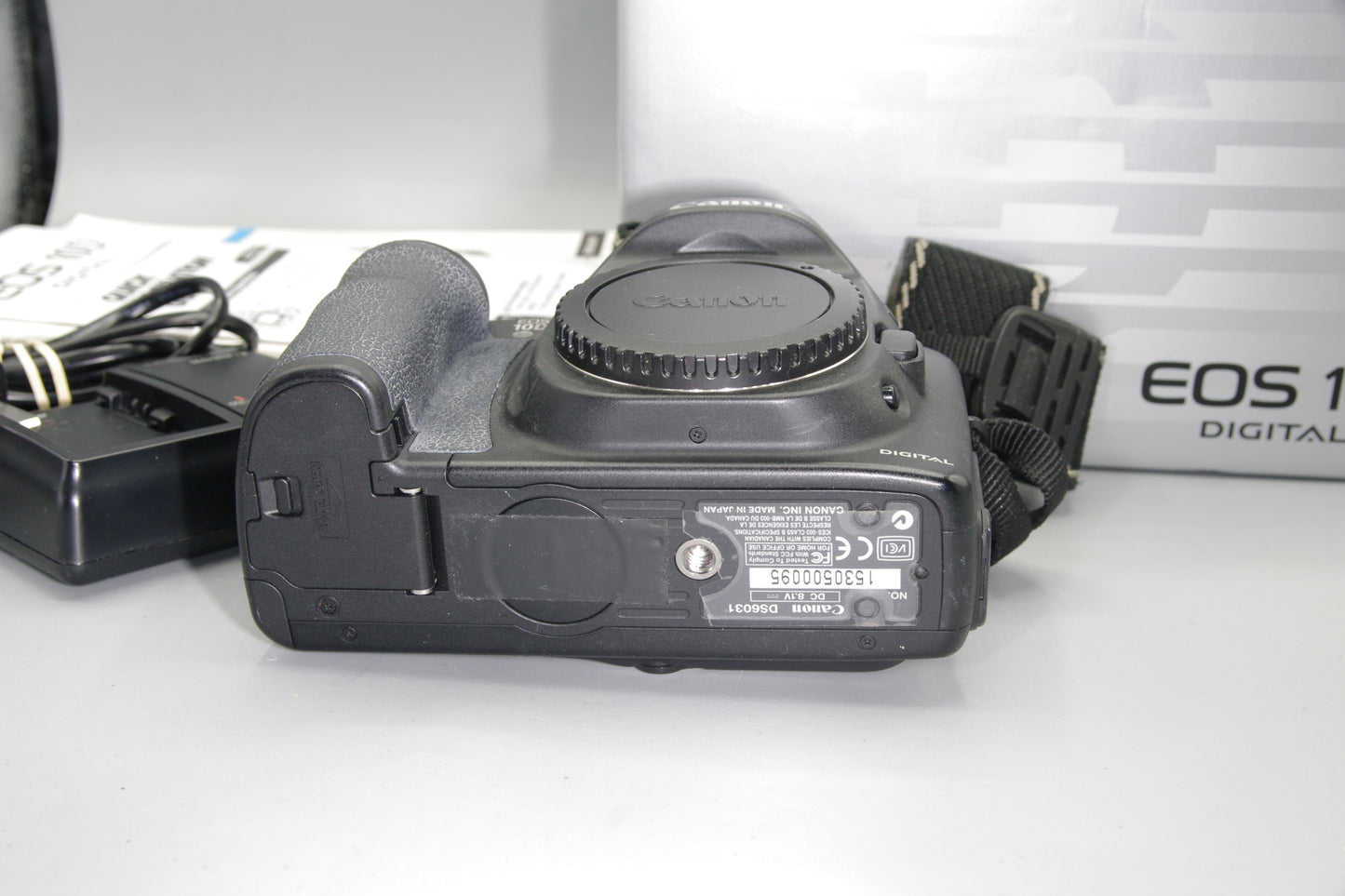 Boxed Canon EOS 10D 6.3MP DSLR- Tested and Working - Excellent