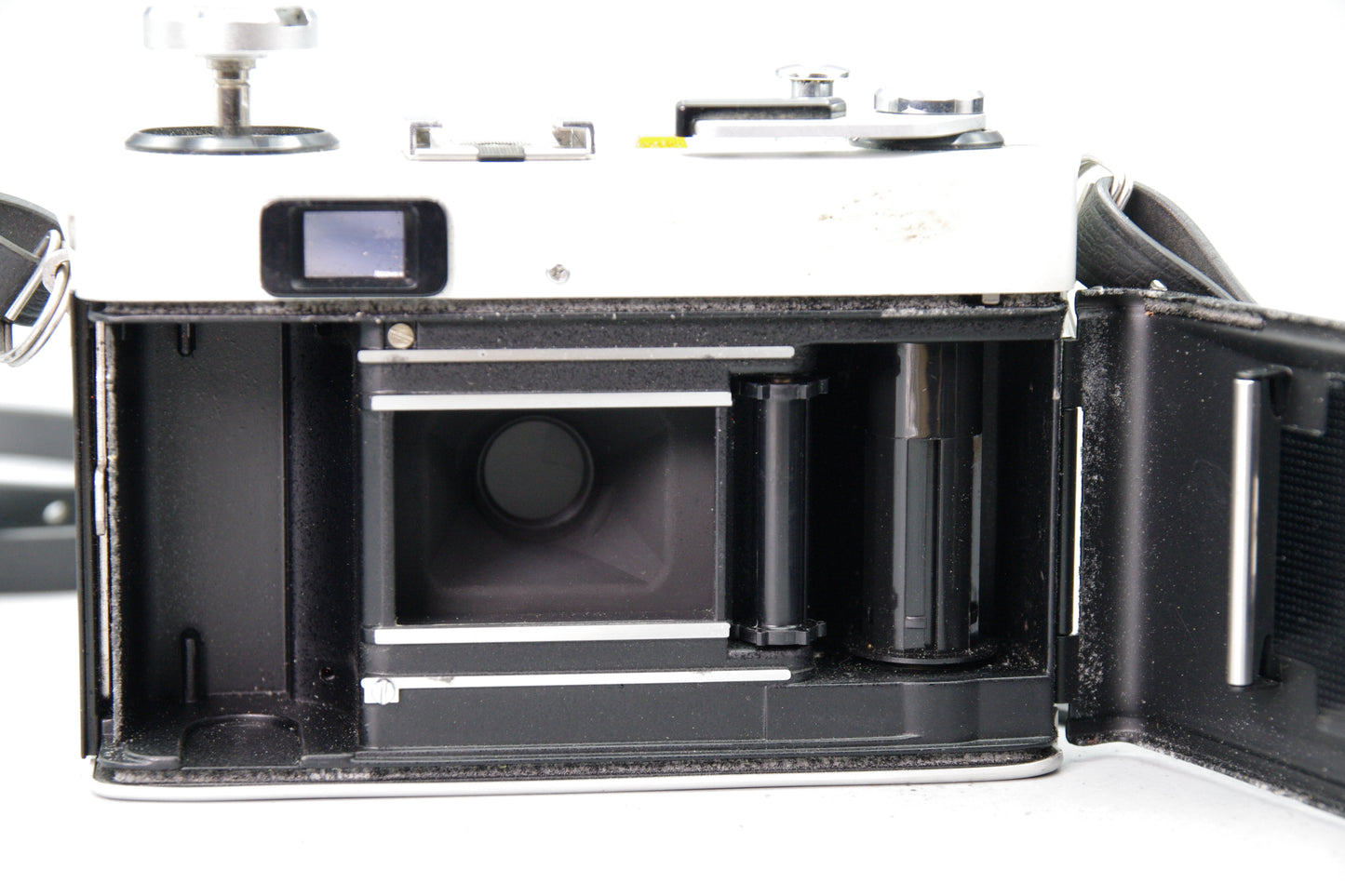Ricoh 800 EES 35mm Film Camera with Case & Cap – Tested – Very Good