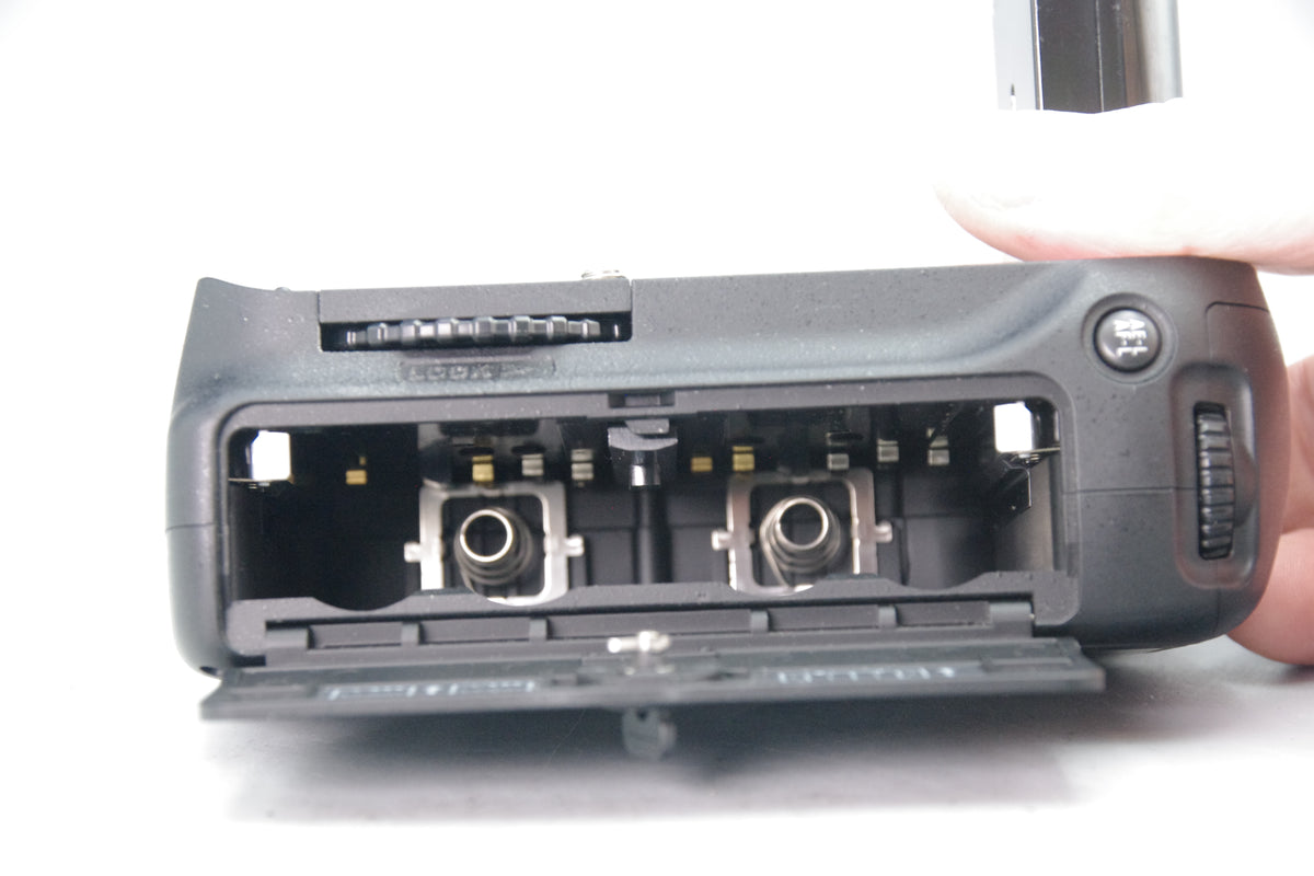 Nikon MB‑D80 Battery Grip - Tested & Working – Excellent Condition