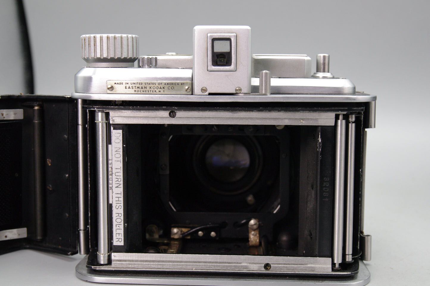 Kodak Medalist II – 6×9 Rangefinder – Ektar 100mm f/3.5 – Serviced