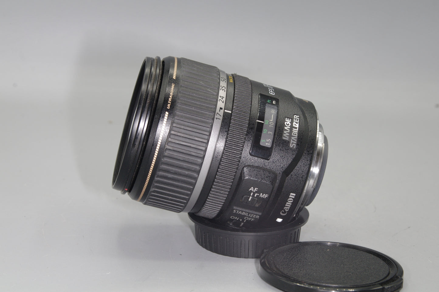 Canon EF-S 17-85mm F/4-5.6 IS USM AF Zoom Lens with Caps