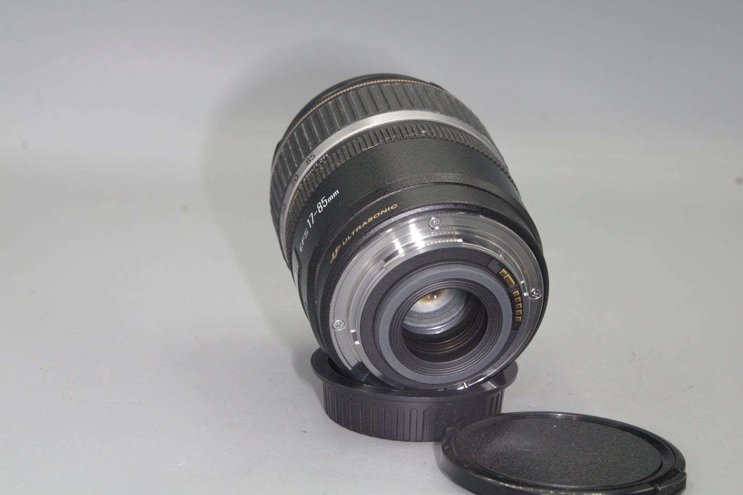 Canon EF-S 17-85mm F/4-5.6 IS USM AF Zoom Lens with Caps