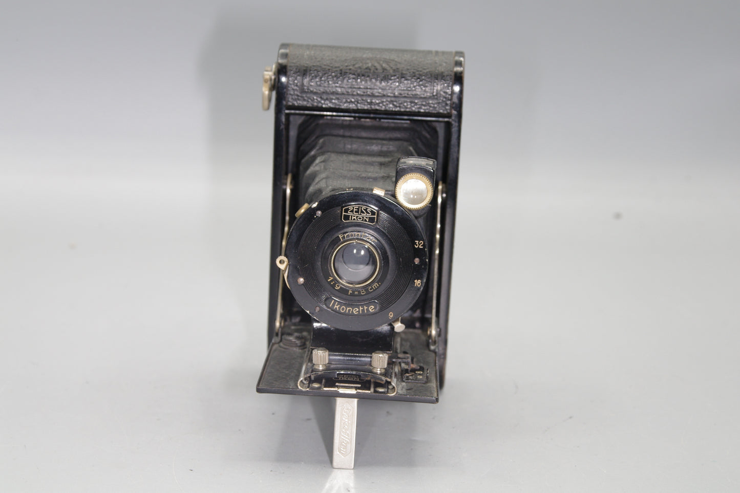 Zeiss Ikon Ikonette Folding Camera with 8cm F/9 Lens