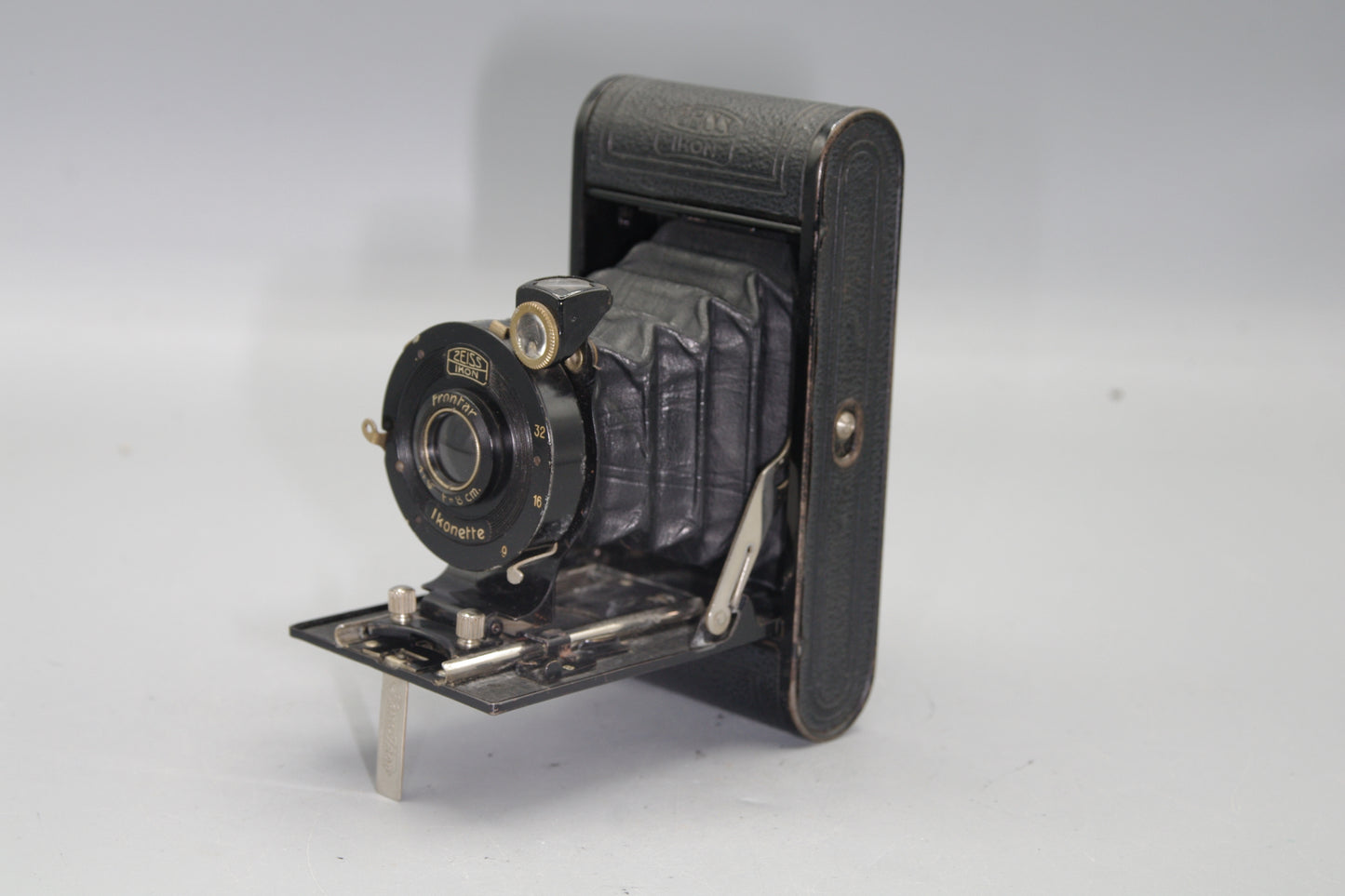 Zeiss Ikon Ikonette Folding Camera with 8cm F/9 Lens