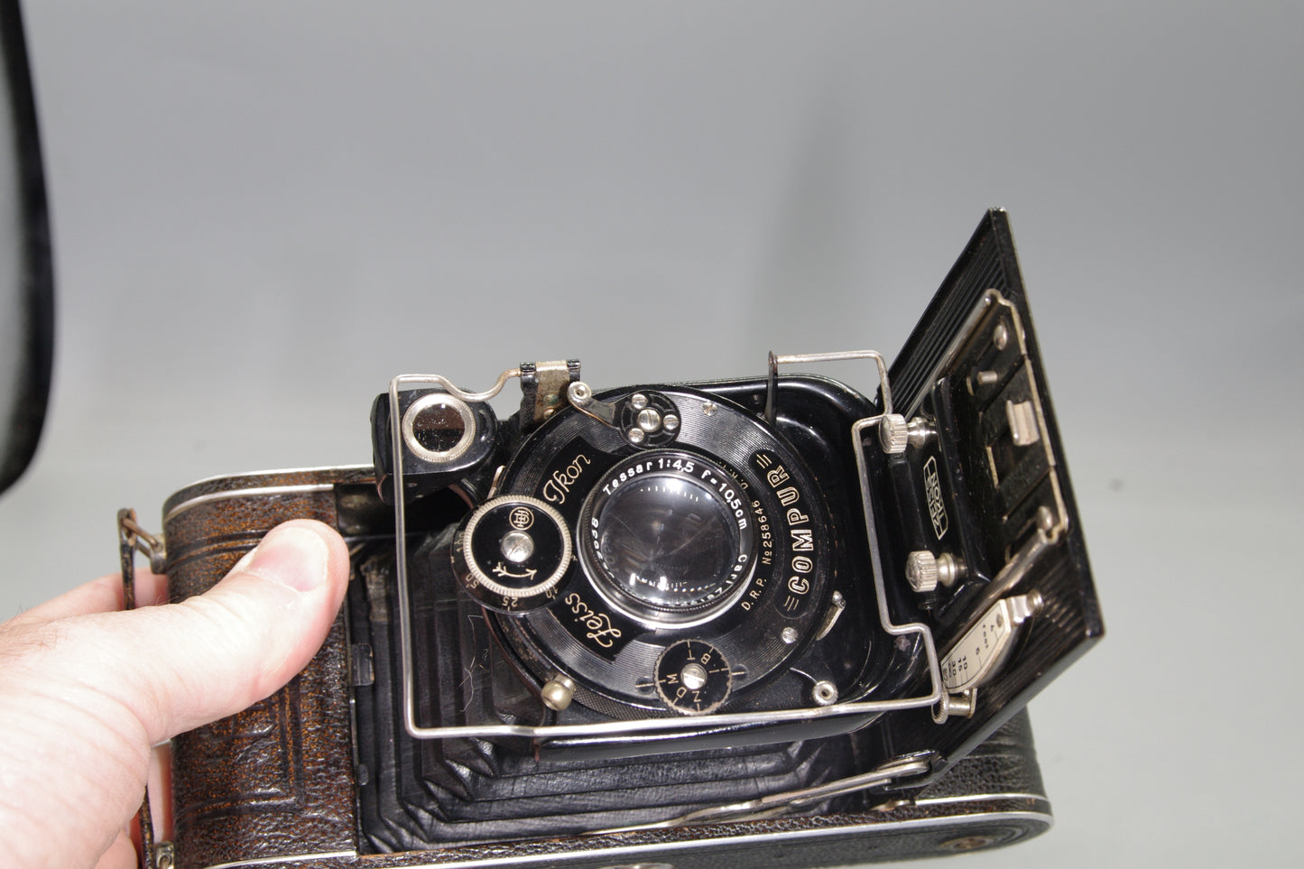 Zeiss Ikon Folding Camera with Tessar 10.5cm F4.5