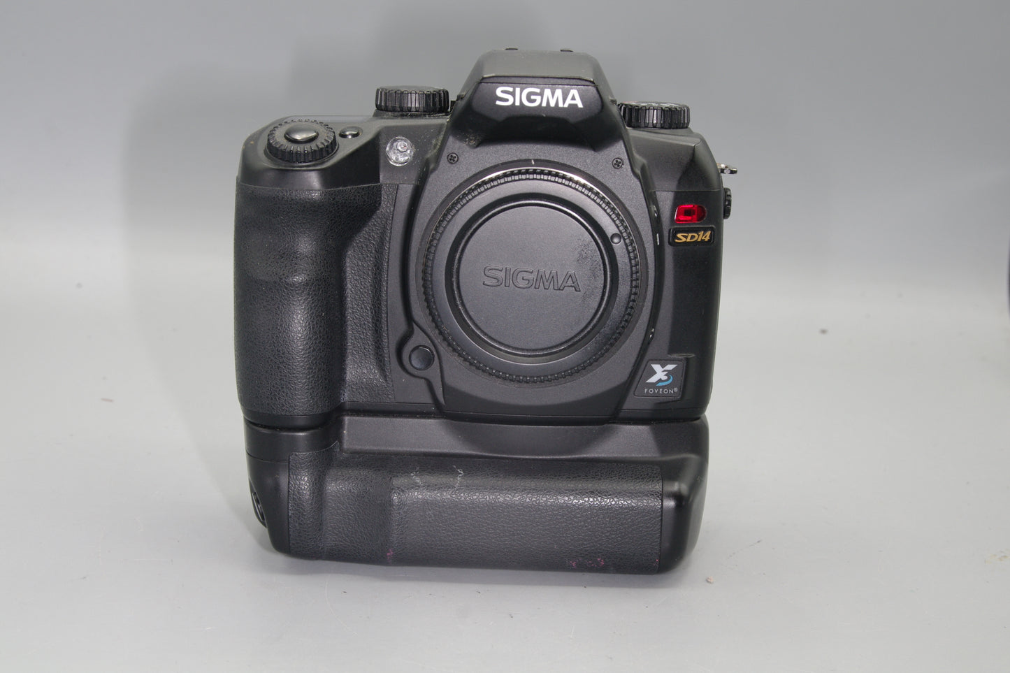 Sigma SD14 DSLR with Battery Grip and Chargers