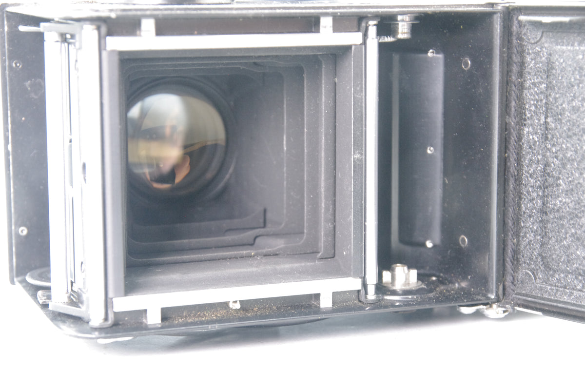 Rolleiflex 2.8F Model 2 TLR – Planar 80mm f/2.8 – 1965/66 – Very Good Condition