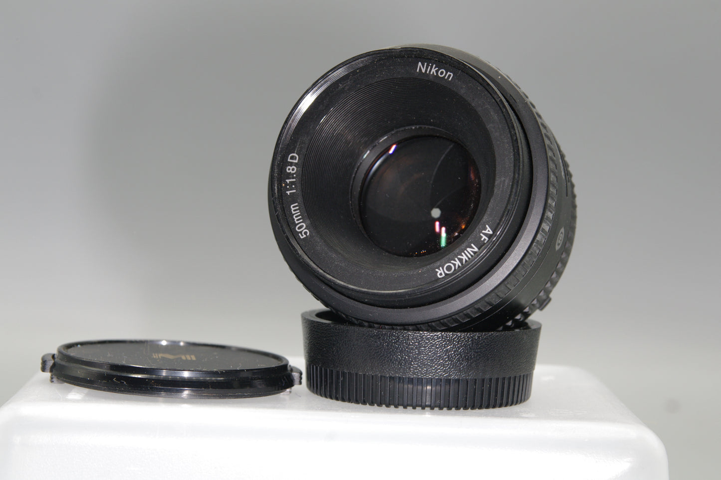 Nikon AF Nikkor 50mm F/1.8D Lens - with both caps Excellent