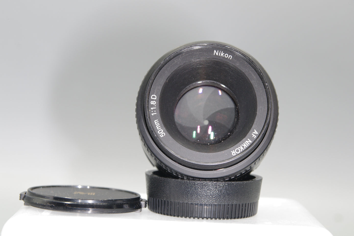 Nikon AF Nikkor 50mm F/1.8D Lens - with both caps Excellent