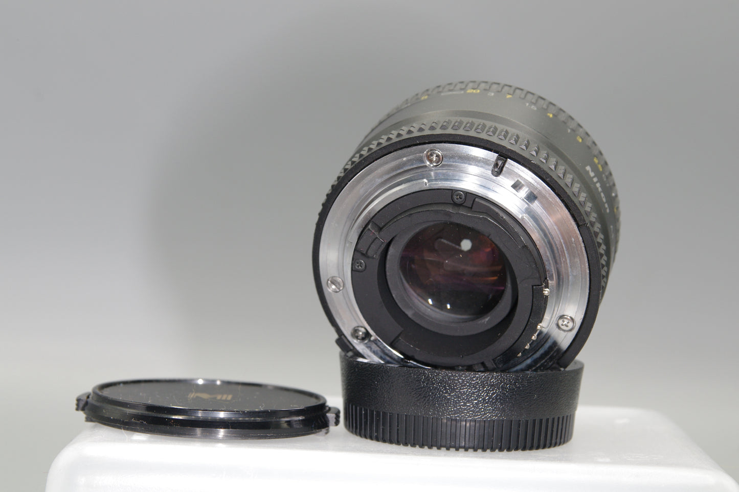 Nikon AF Nikkor 50mm F/1.8D Lens - with both caps Excellent