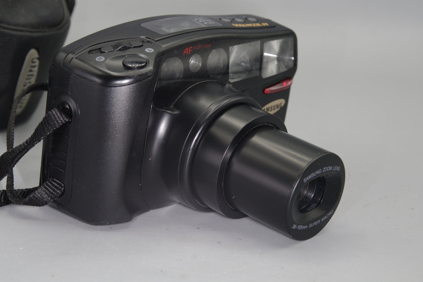 Samsung AF Zoom 1050 – 35mm Film Camera with 38–105mm Super Macro Lens VGC