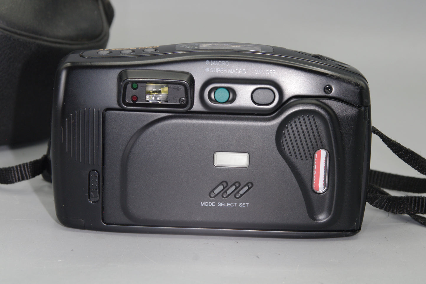 Samsung AF Zoom 1050 – 35mm Film Camera with 38–105mm Super Macro Lens VGC