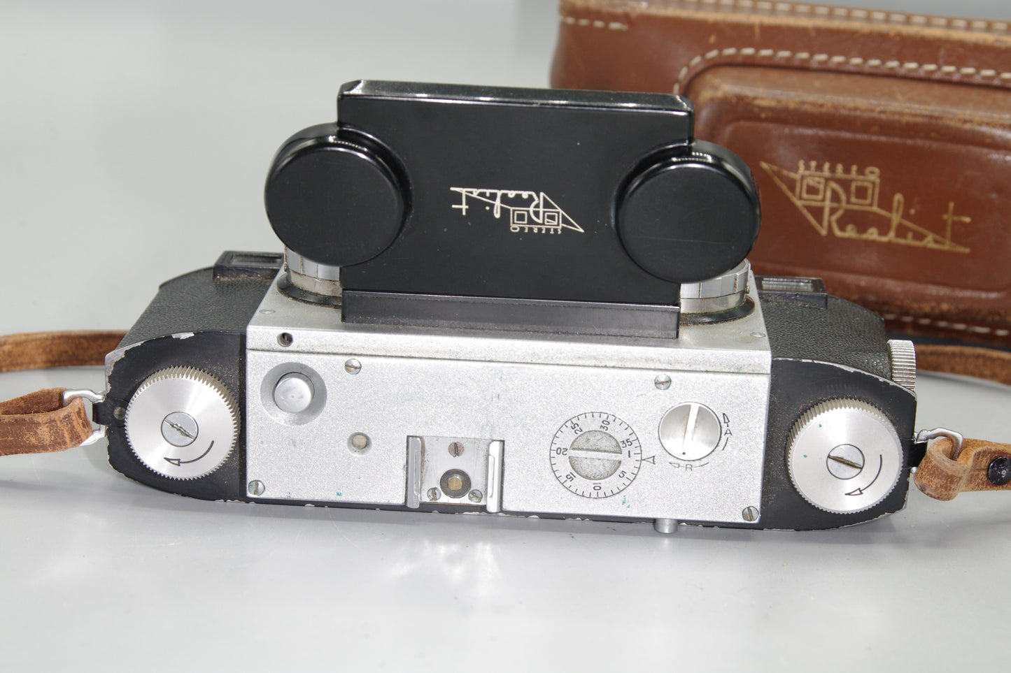 David White Stereo Realist 1041 – 35mm Stereo Rangefinder Camera with f/3.5 Lenses
