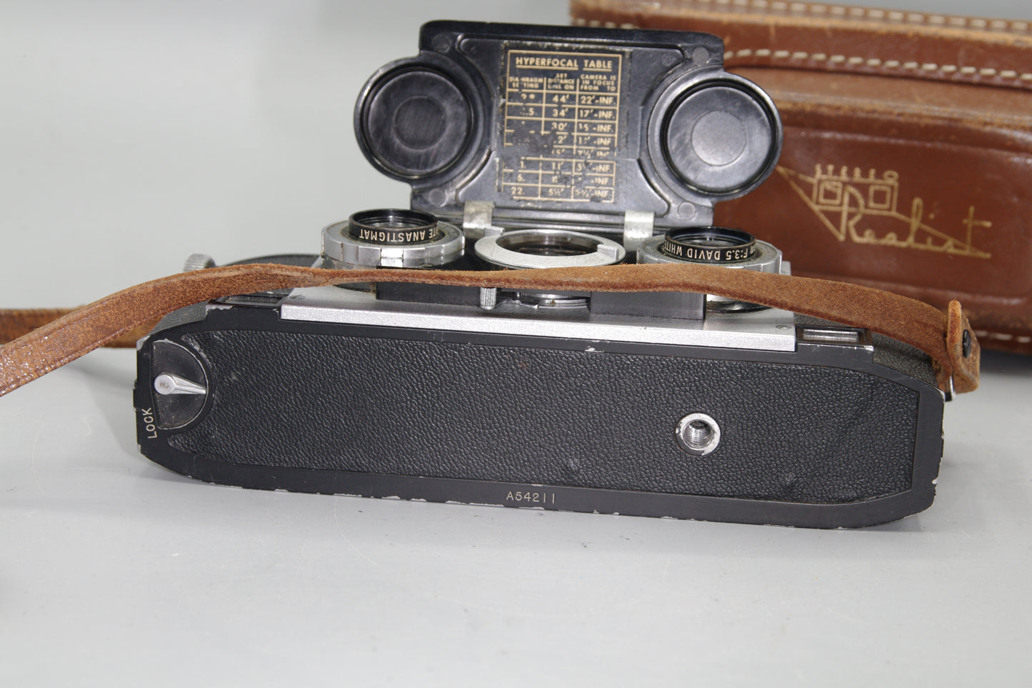 David White Stereo Realist 1041 – 35mm Stereo Rangefinder Camera with f/3.5 Lenses