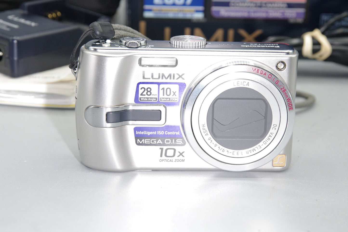 Boxed Panasonic Lumix DMC-TZ3 7.2MP 10x Zoom in Silver - Excellent