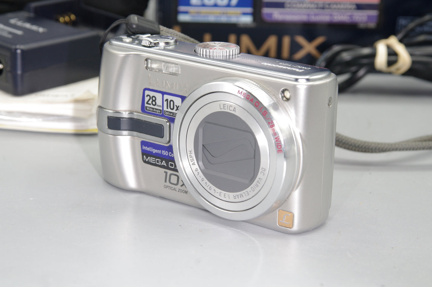 Boxed Panasonic Lumix DMC-TZ3 7.2MP 10x Zoom in Silver - Excellent