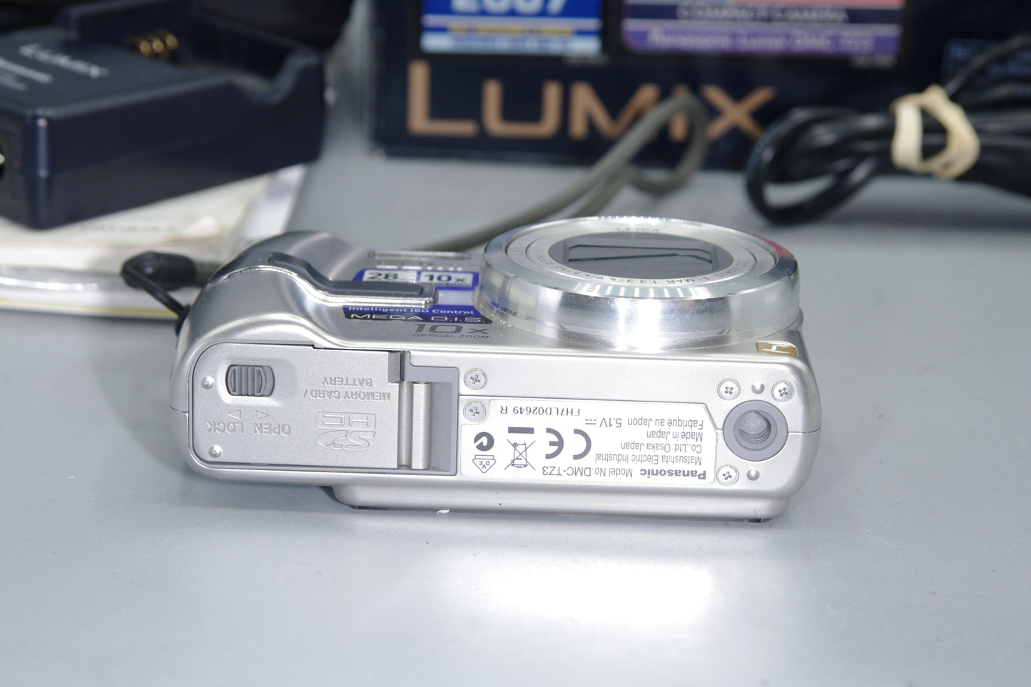 Boxed Panasonic Lumix DMC-TZ3 7.2MP 10x Zoom in Silver - Excellent