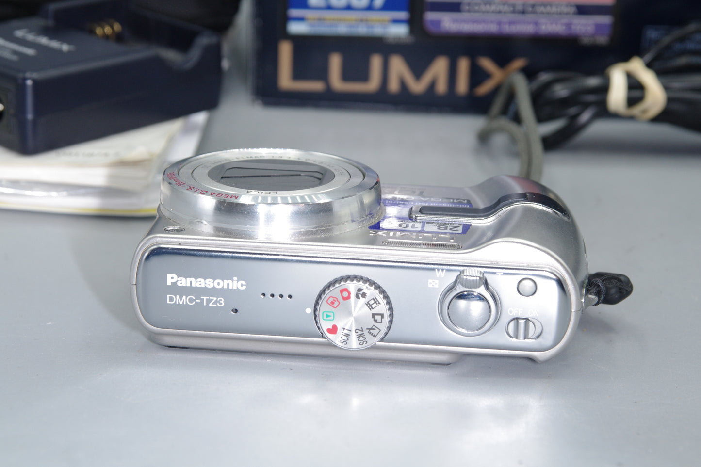 Boxed Panasonic Lumix DMC-TZ3 7.2MP 10x Zoom in Silver - Excellent