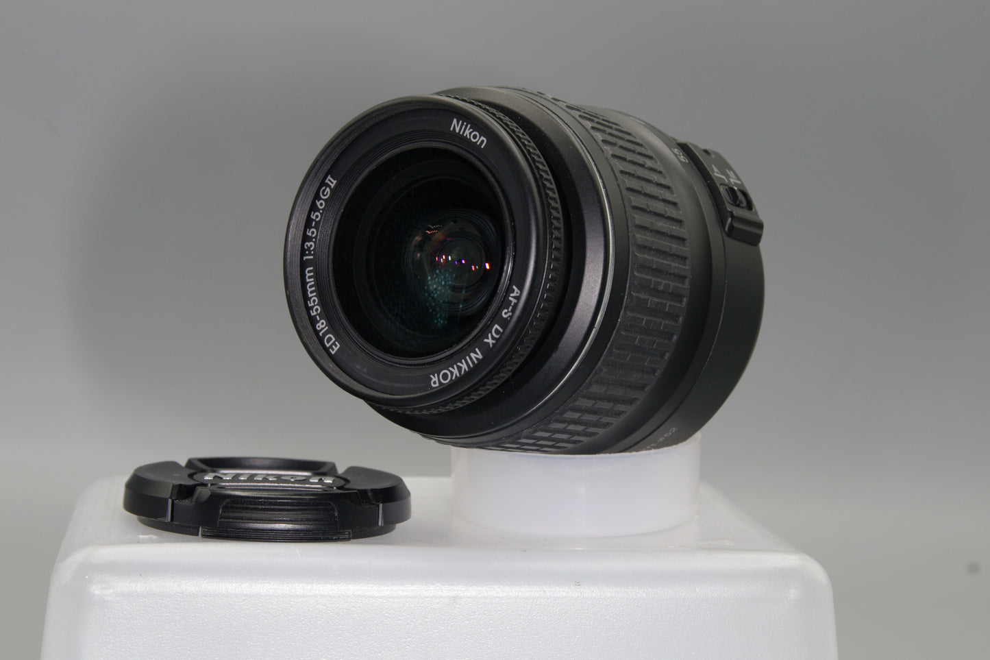 Nikon AF-S DX Nikkor 18-55mm f/3.5-5.6G VR II Lens