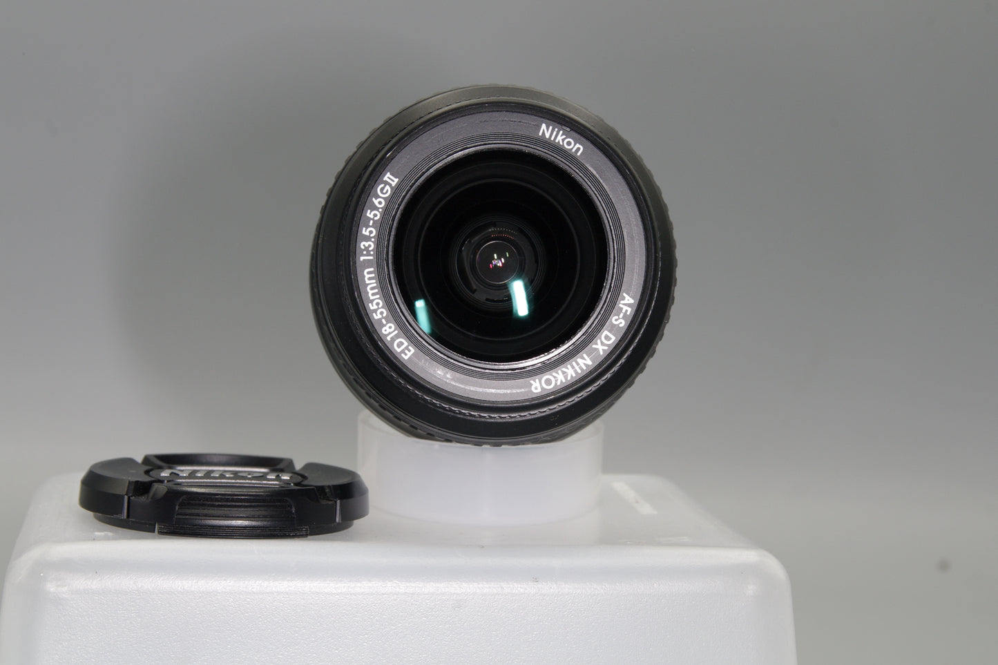 Nikon AF-S DX Nikkor 18-55mm f/3.5-5.6G VR II Lens