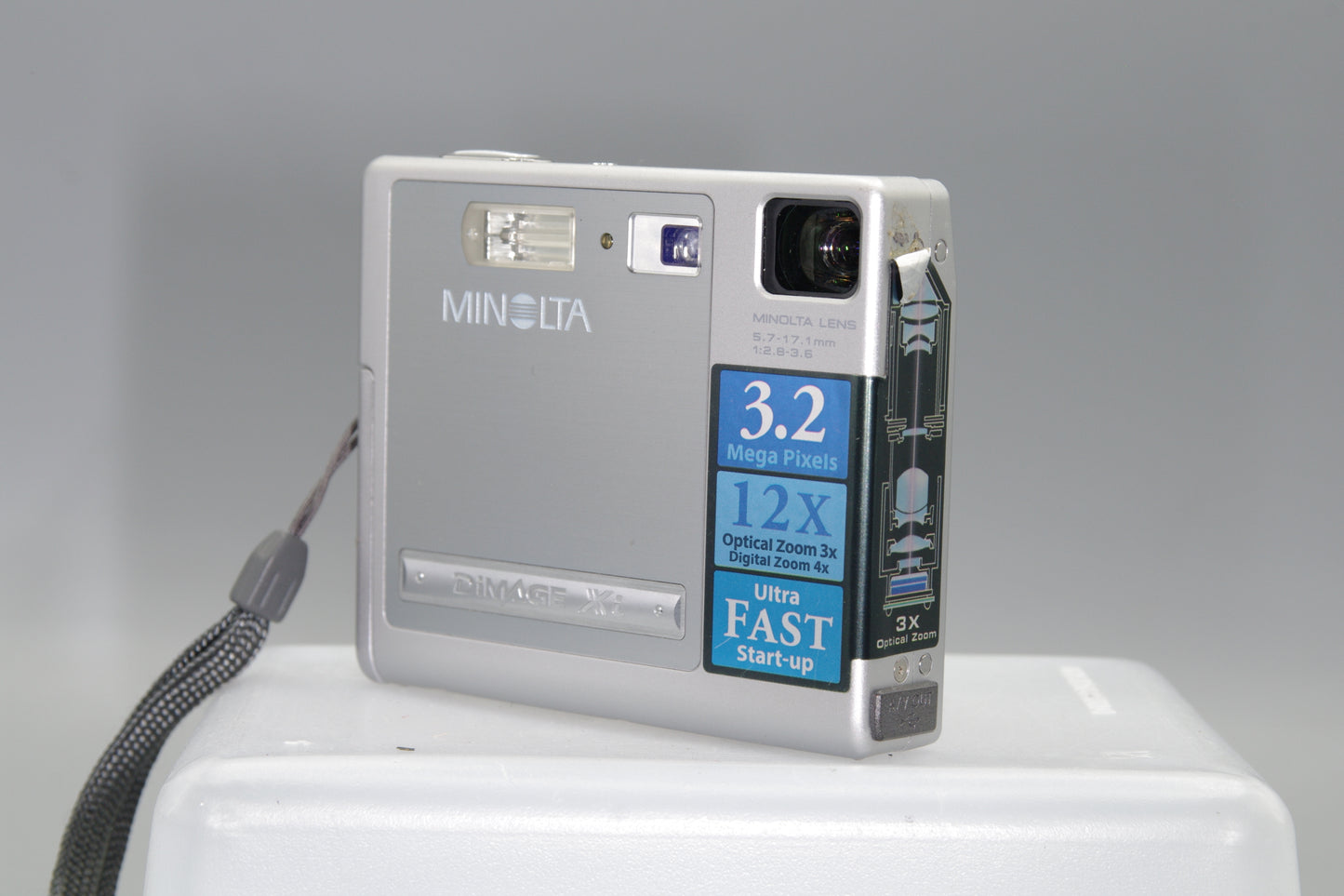 Minolta Dimage X1 8MP Digital Camera – Anti-Shake, 3x Zoom, Ultra Compact, VGC